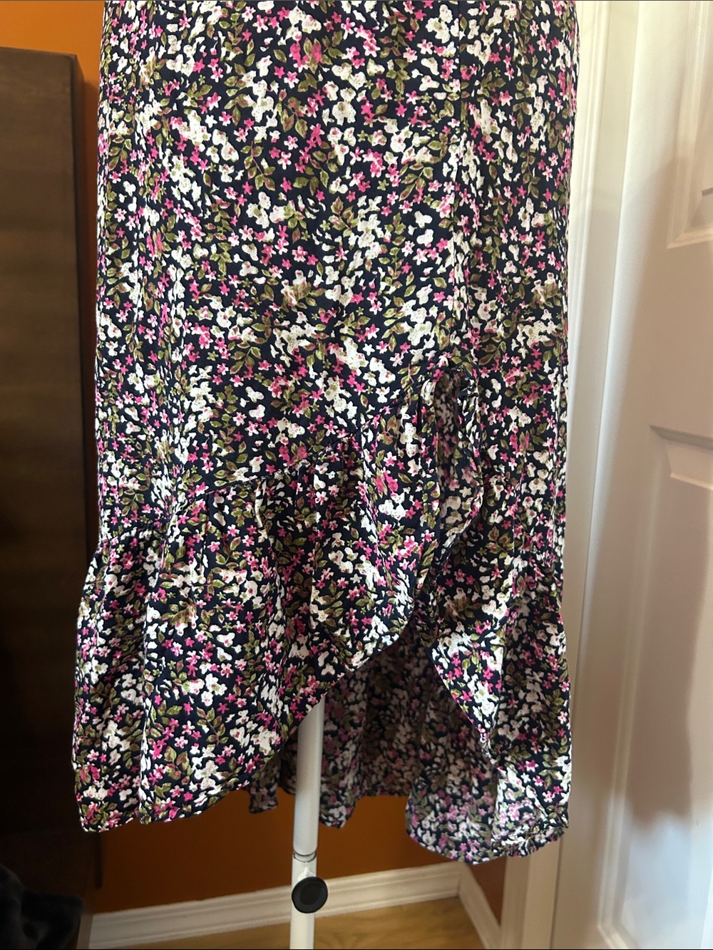 Ardene Floral Ruffle Skirt Size L Asymmetrical Boho Summer Preloved - Picture 3 of 10